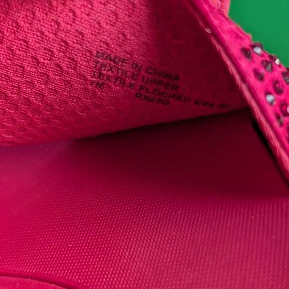 Michael Kors Mk Pool Slide Sandal In Dragon Fruit Size 7 (EUC) - Picture 9 of 10